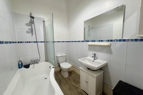 1 bedroom flat for sale, Clinton Place, Seaford