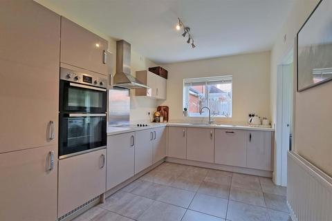 undefined, Burnham Road, Wythall