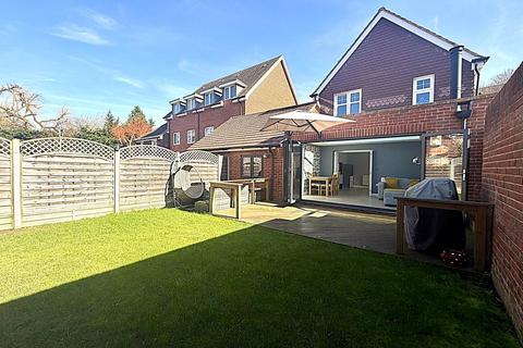 3 bedroom link detached house for sale, Waterers Way, BAGSHOT GU19