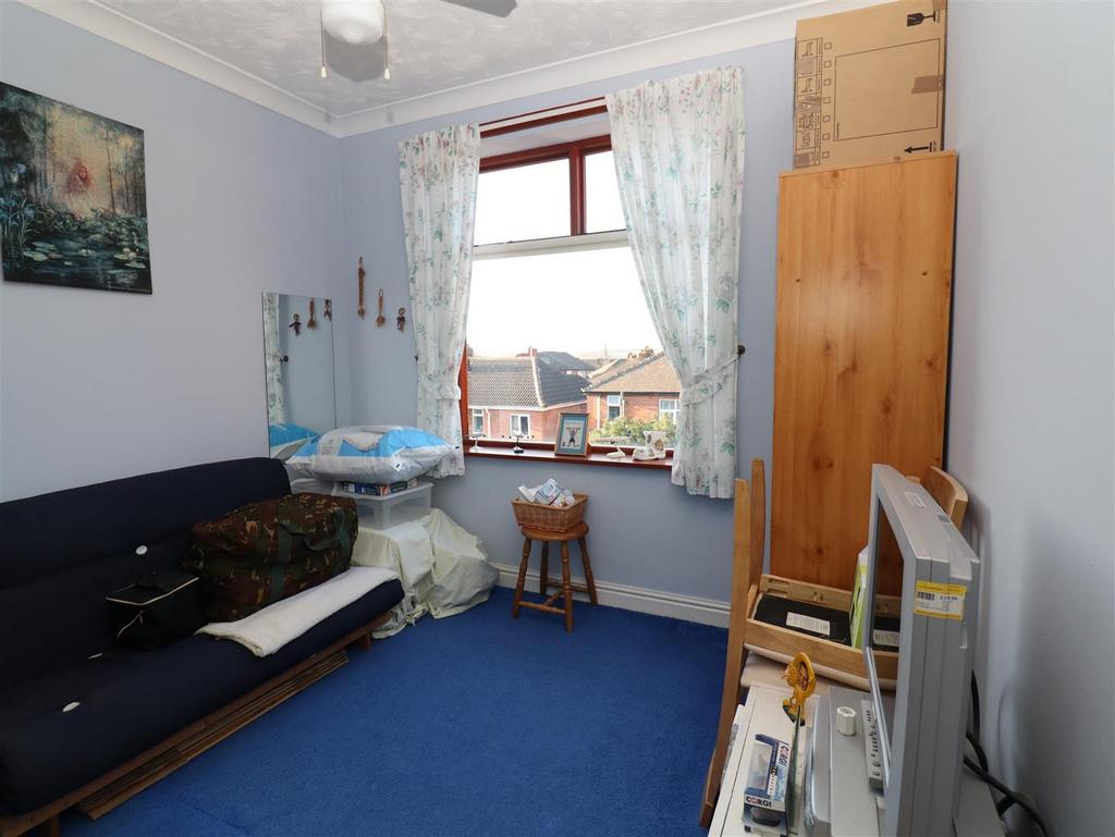 Rear bedroom