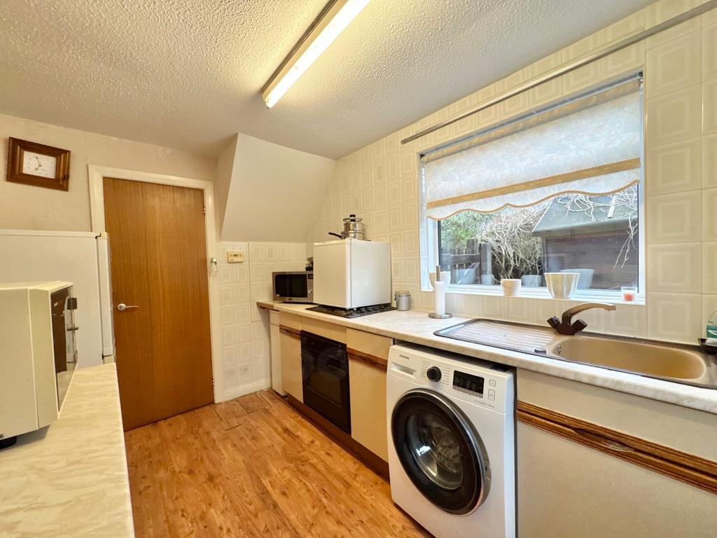Munnoch Crescent kitchen 1
