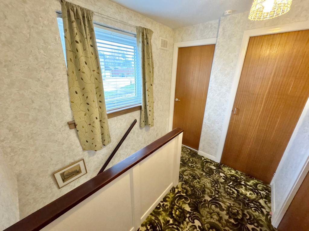 Munnoch Crescent  landing