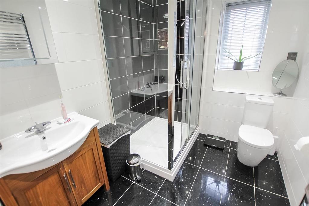 En-Suite Shower Room/WC
