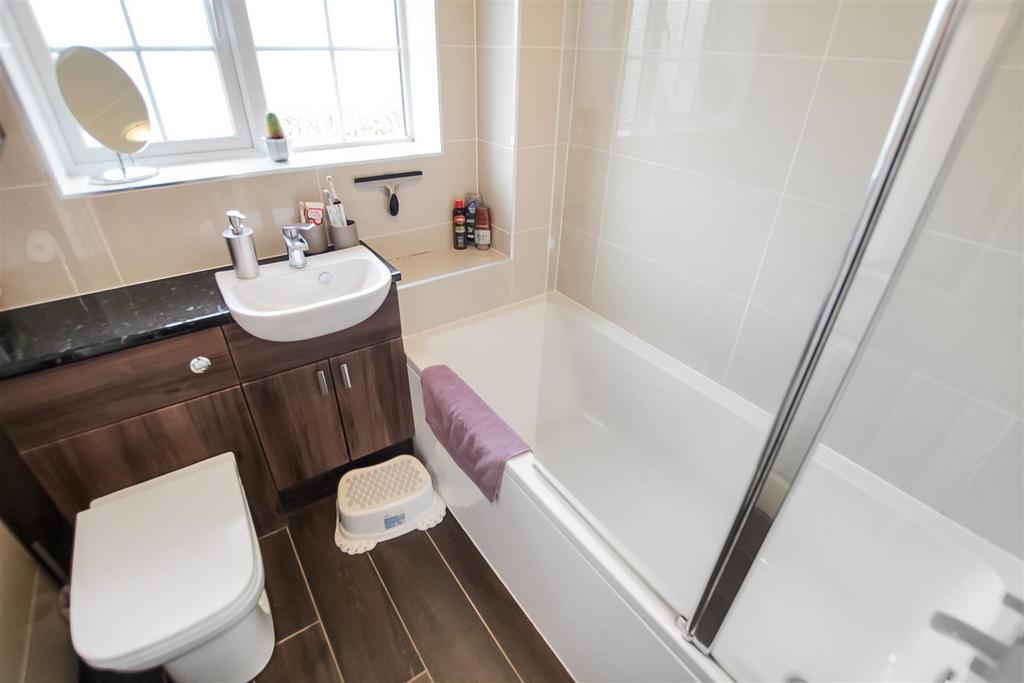 Family Bathroom/WC