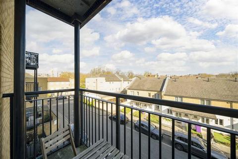 1 bedroom flat for sale, Candle Street, London E1