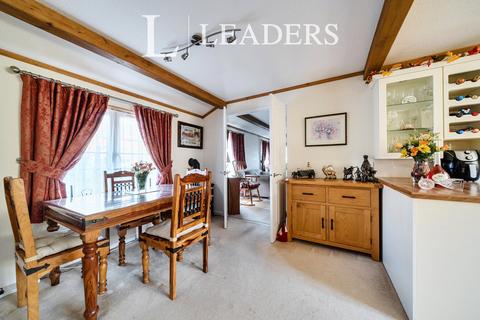 2 bedroom detached house for sale, Maidstone Road, Paddock Wood, Tonbridge