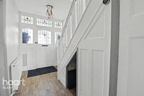 3 bedroom semi-detached house for sale, Little Glen Road, Leicester