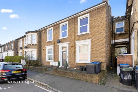 2 bedroom flat for sale, St. James's Park, Croydon