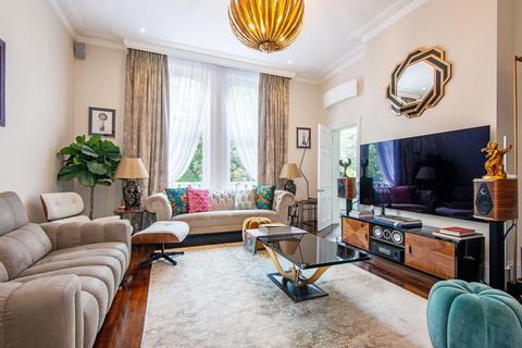4 bedroom flat for sale, Finchley Road, London NW3