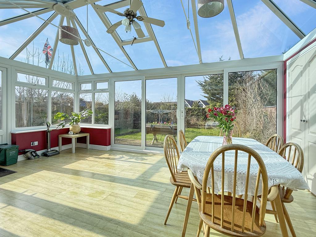 Conservatory/Sun-Room