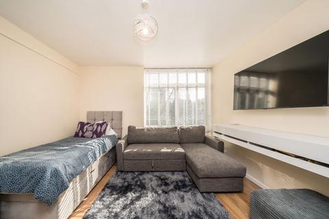 undefined, Churchill Gardens, London SW1V