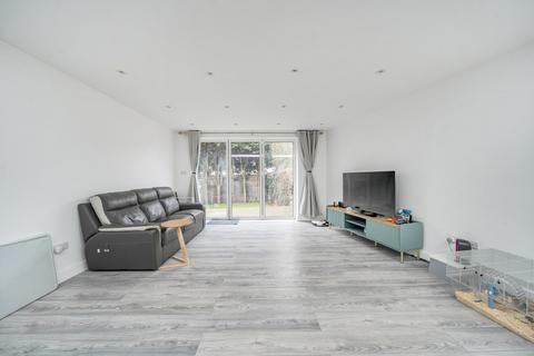 4 bedroom semi-detached house for sale, Salcombe Gardens, Mill Hill, NW7