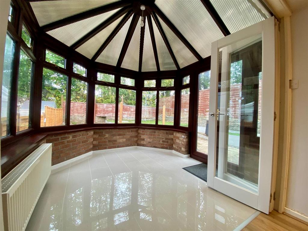 Fyp rear conservatory.jpg