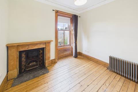 4 bedroom flat to rent, Seafield Road, West End, Dundee, DD1