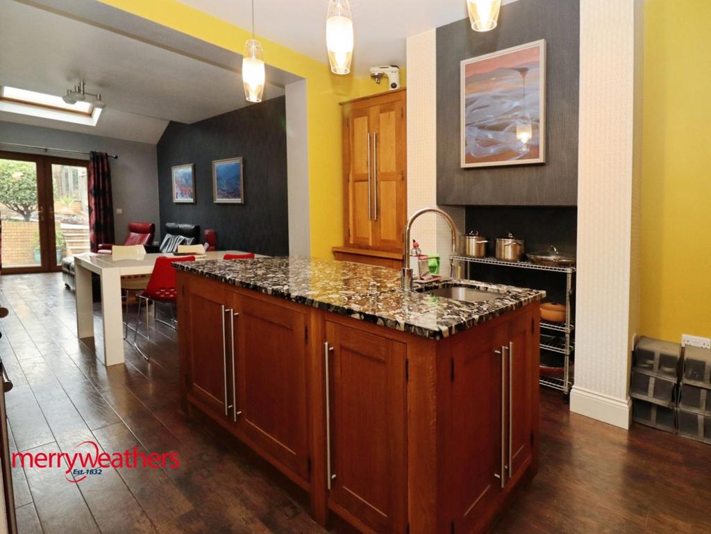 Extended living/kitchen room
