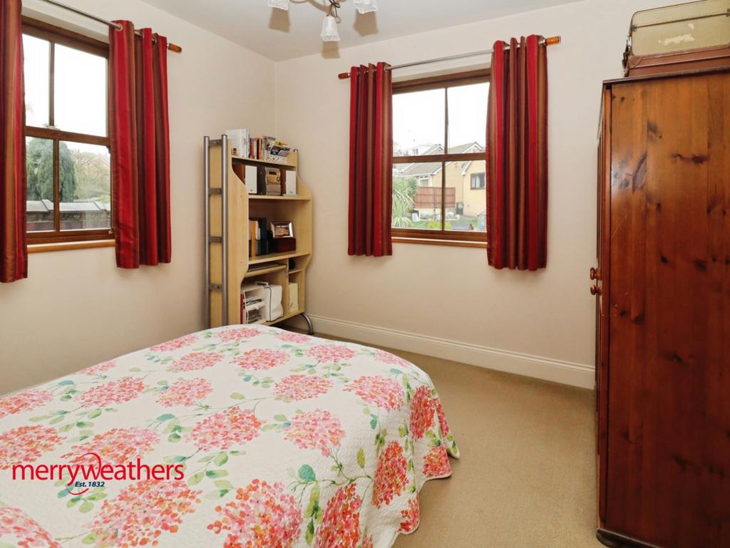 Rear bedroom