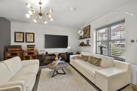 4 bedroom house to rent, North End Road, London, NW11