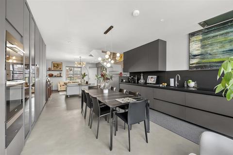 4 bedroom house to rent, North End Road, London, NW11