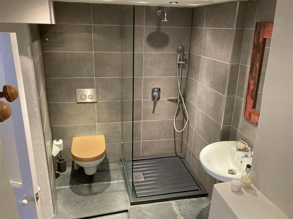 No.2 Shower Room