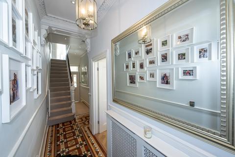 5 bedroom terraced house for sale, Broxash Road, Battersea, London SW11 6AB