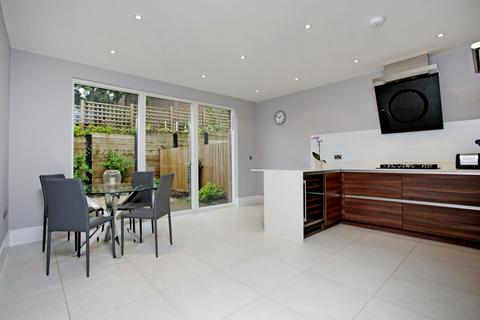 undefined, High Street, Esher KT10