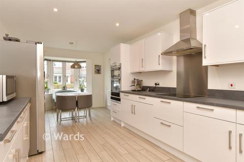 5 bedroom detached house for sale, Nursery Gardens, Faversham ME13