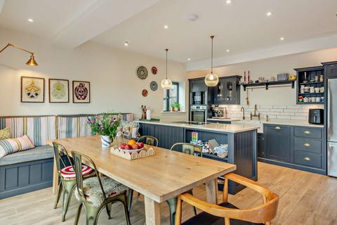 4 bedroom detached house for sale, Mountside, Guildford, Surrey