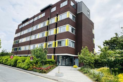 2 bedroom apartment to rent, Union Road, Solihull B91