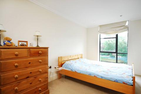 undefined, Point Wharf Lane, Brentford, TW8