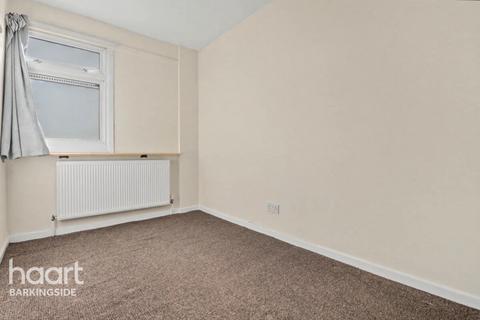 3 bedroom maisonette to rent, Civic Way, ILFORD