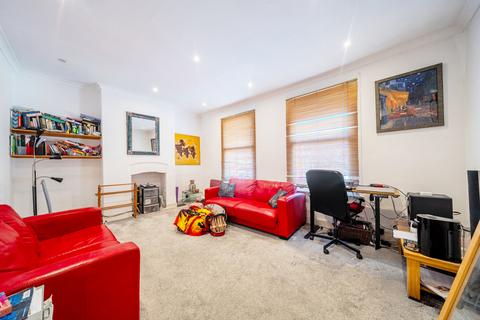 3 bedroom flat for sale, Smallwood Road, Tooting, London, SW17