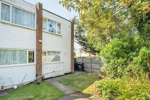 2 bedroom end of terrace house for sale, Maytree Close, Edgware