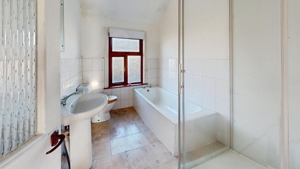 6bbd0145-31-Hamilton-Terrace-Bathroom.jpg