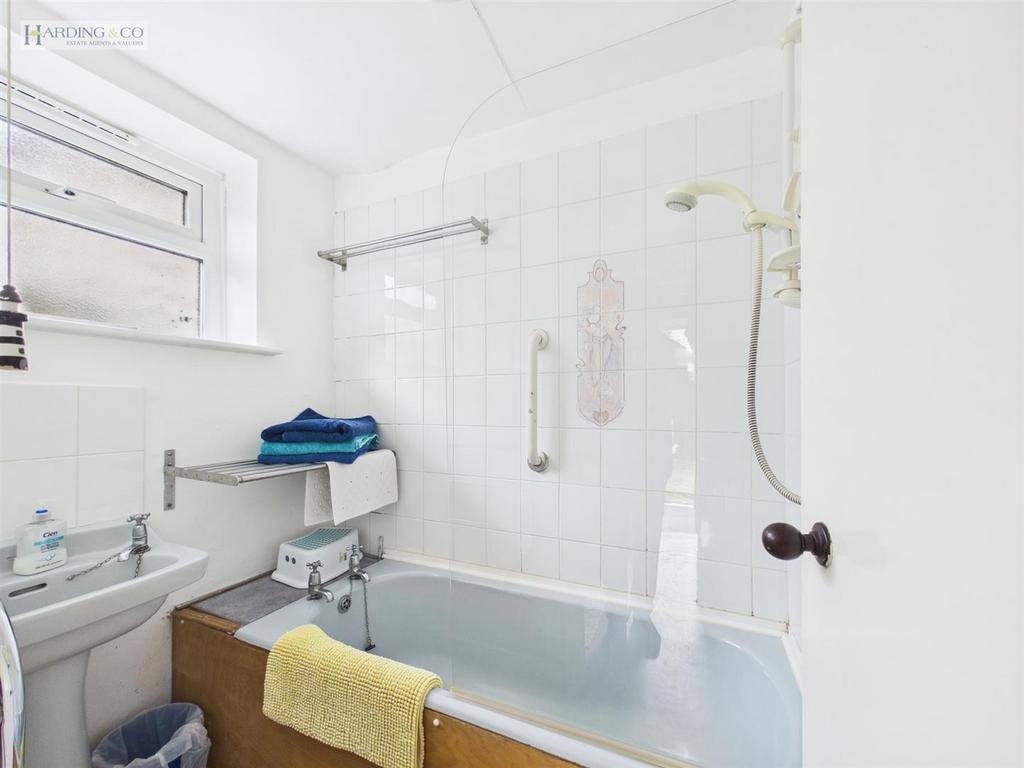 Bathroom.jpg
