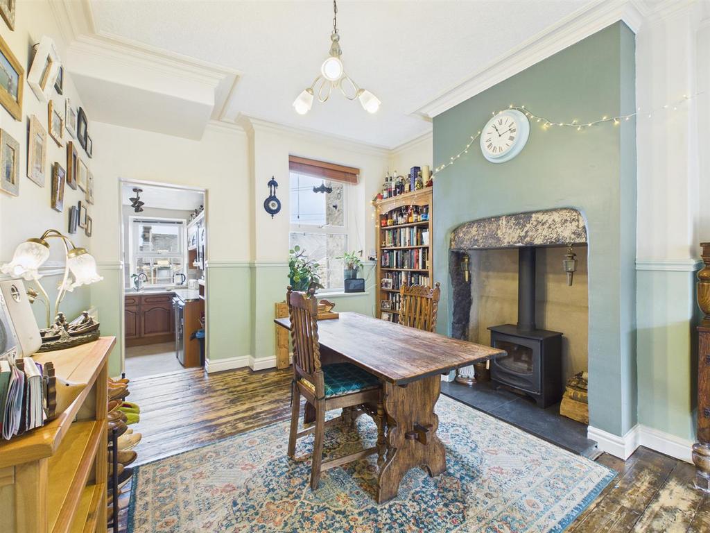 Lounge/Dining Room