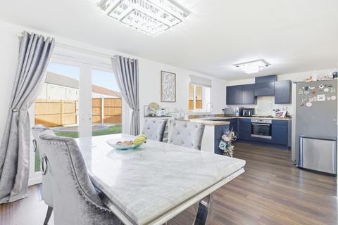 5 bedroom detached house for sale, Hunton Road, Oulton