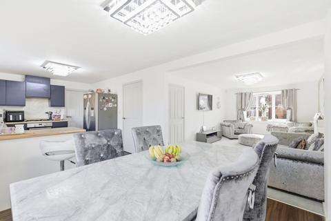 5 bedroom detached house for sale, Hunton Road, Oulton