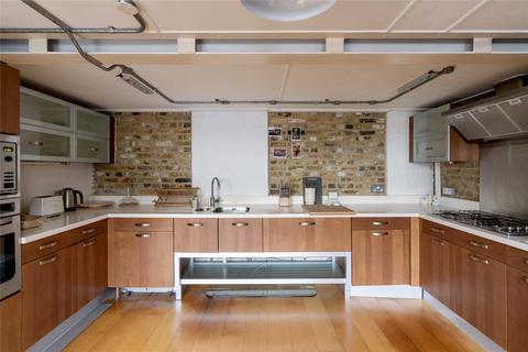 2 bedroom apartment to rent, Battersea Park Road, London, SW11