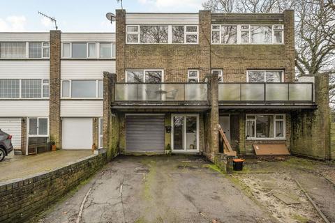 4 bedroom terraced house for sale, Tudor Court, Tunbridge Wells, TN2 5QH