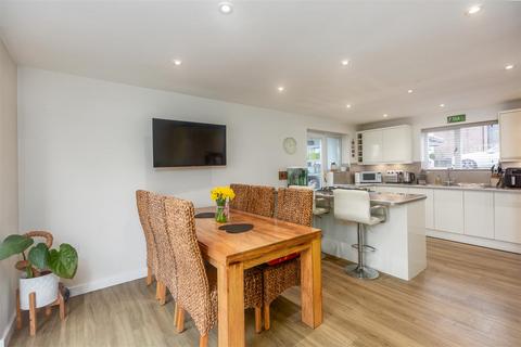 4 bedroom detached house for sale, Heol Treffynnon, Parc Gwernfadog, Swansea