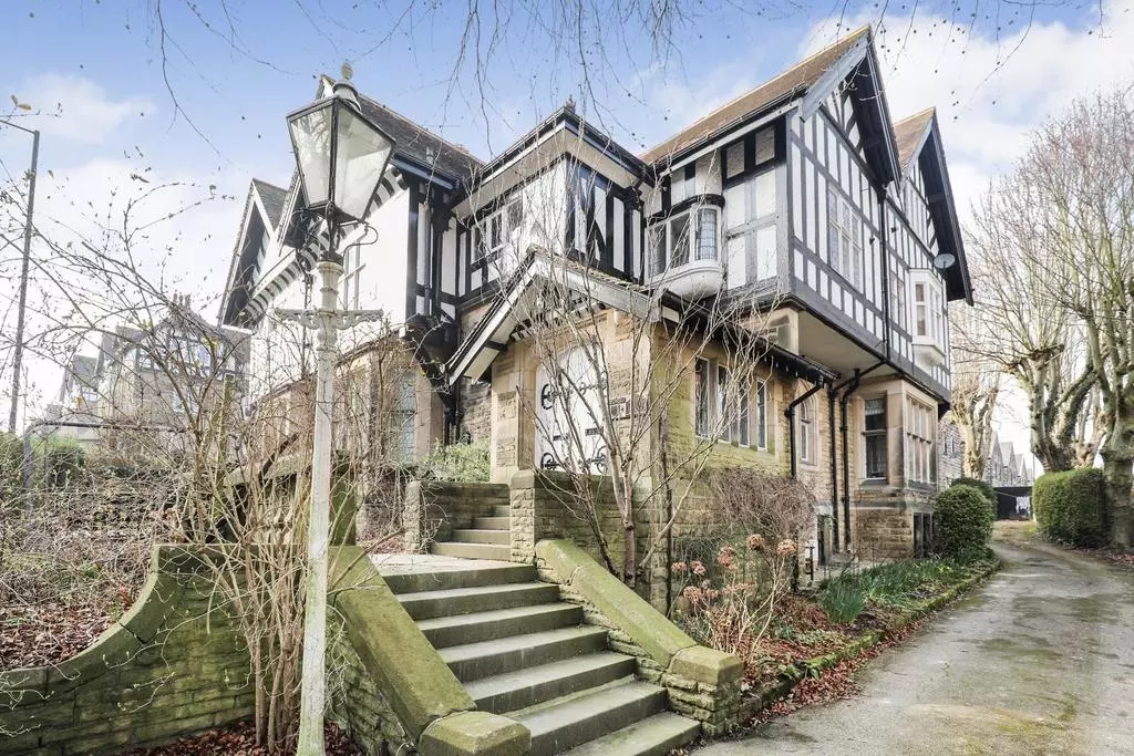 Springfield Avenue, Harrogate, HG1 2HR 2 bed apartment for sale