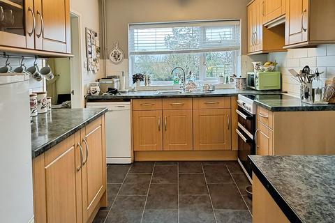 3 bedroom detached house for sale, Coleman Road, Fleckney, Leicester, LE8