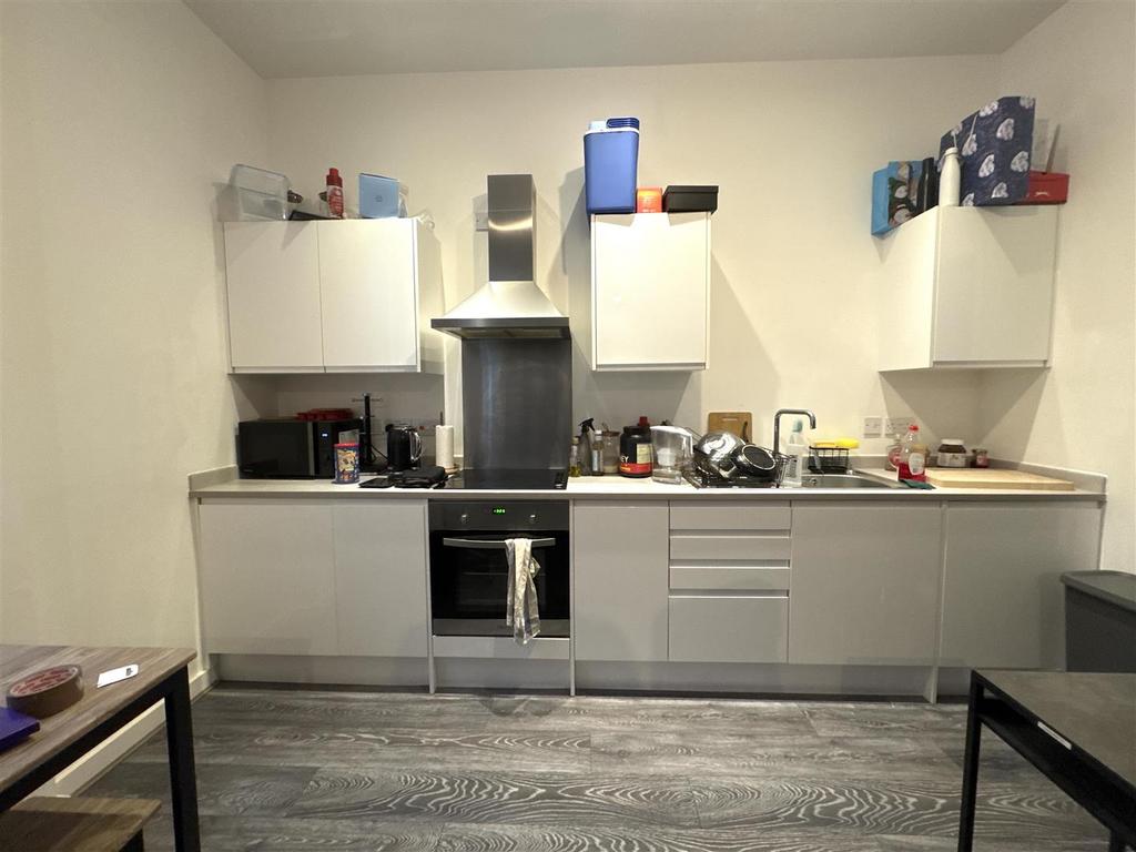 Kitchen Pic 1.jpg