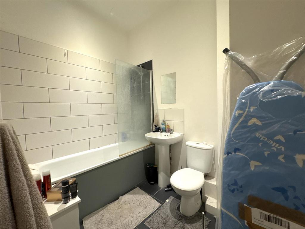 Bathroom.jpg