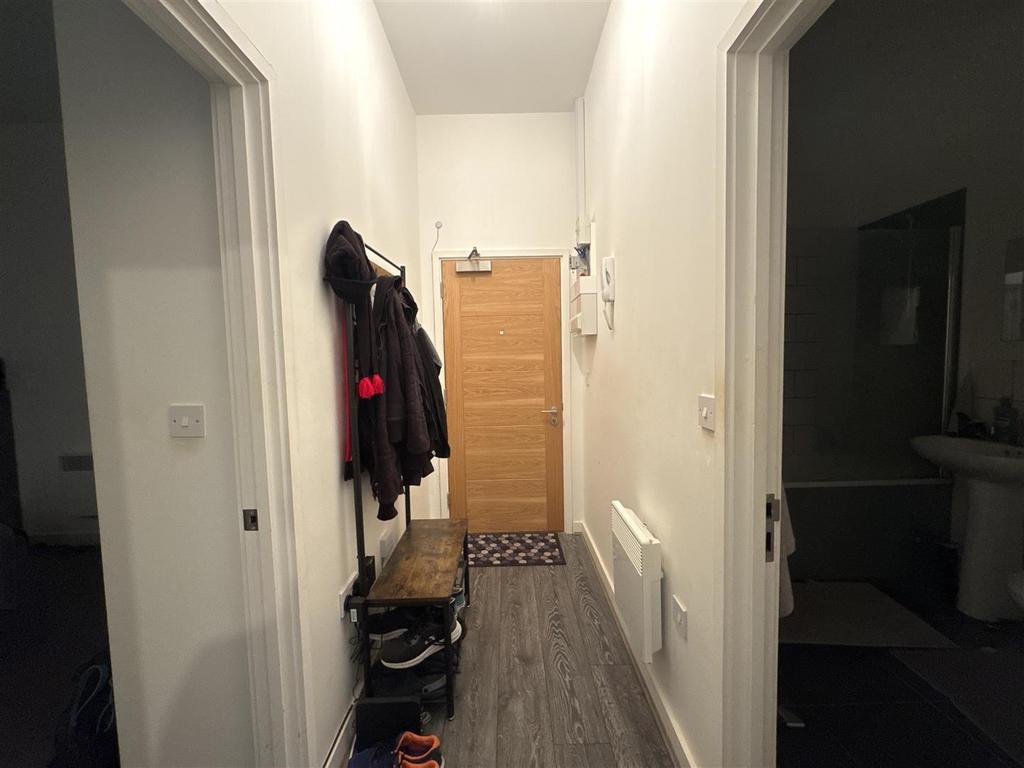 Hallway.jpg