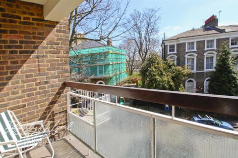 2 bedroom apartment to rent, Alwyne Road, London
