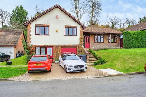 4 bedroom detached house for sale, Beechwood Park, Hemel Hempstead