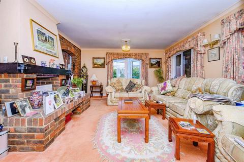 4 bedroom detached house for sale, Beechwood Park, Hemel Hempstead
