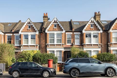 3 bedroom flat for sale, Clive Road, West Dulwich, London, SE21