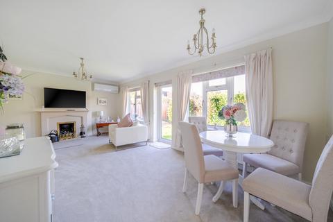 undefined, Robert Close, Hersham, Surrey, KT12
